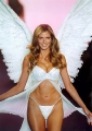 Heidi Klum looks like an Angel