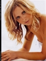 Sarah Michelle Gellar posing topless